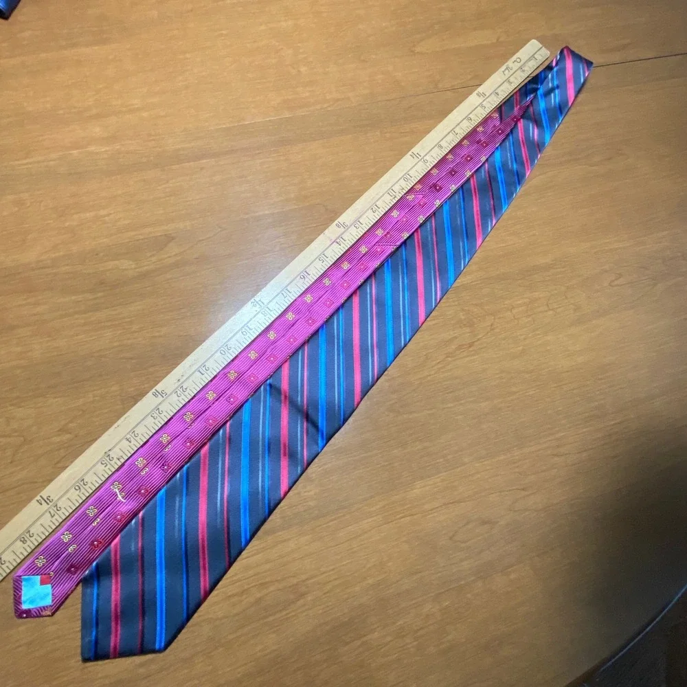 Robert Graham Mens Silk Tie Blue Pink Striped Knowledge Wisdom Truth Made in USA
